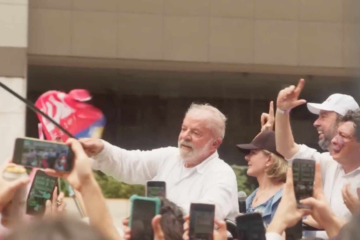 O mapa da eleição revela dois Brasis e mostra onde Lula e Flávio construíram suas forças