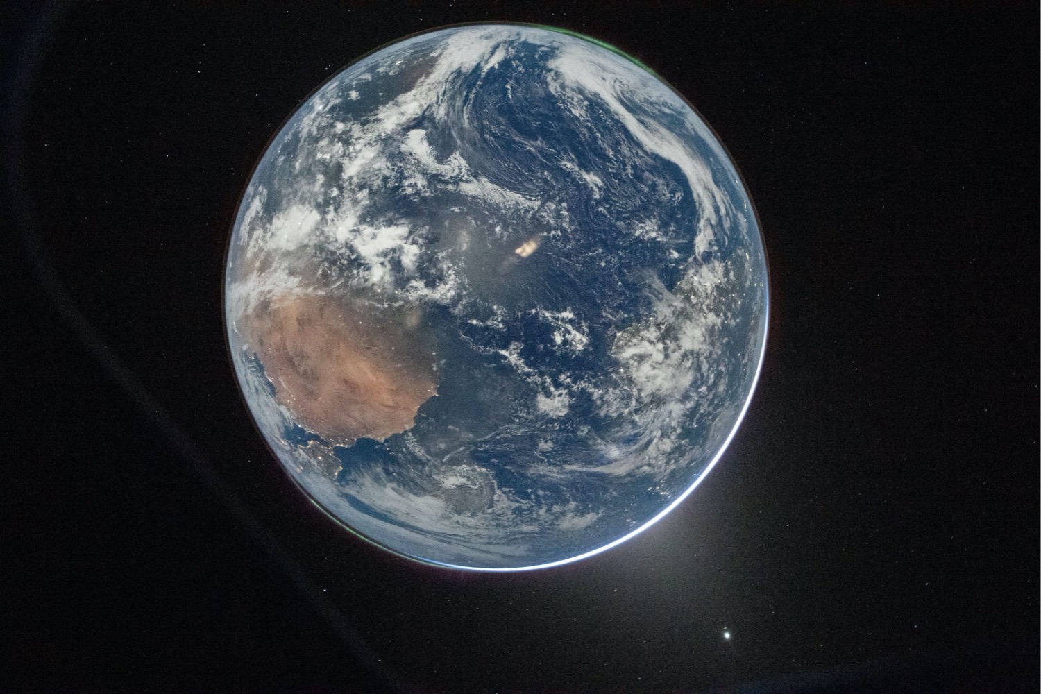 Astronautas da Artemis II testemunharam algo inesperado na Lua e a NASA acaba de revelar os registros