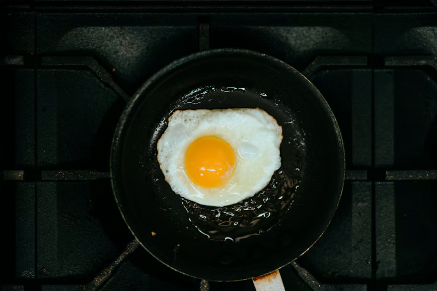 Manteiga Ou óleo Para Preparar Ovos A Diferença Vai Além Do Sabor