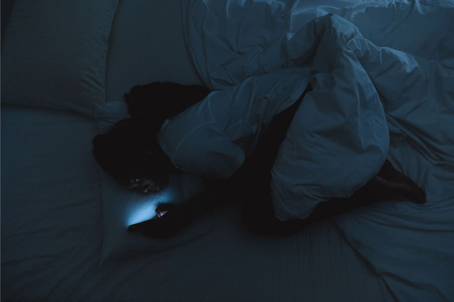 Seu cérebro não desliga na hora de dormir? Dez hábitos podem ajudar a vencer a insônia