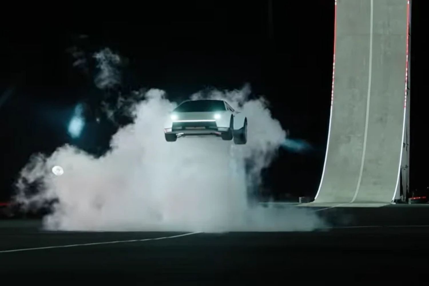 Carro voador da Tesla é apresentado e promete desempenho impressionante