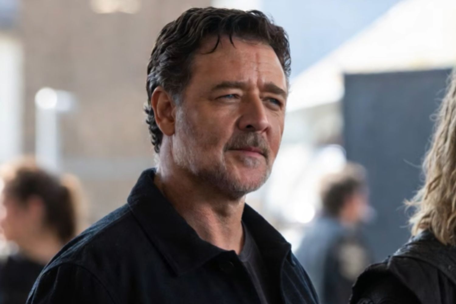 Russell Crowe surpreende aos 62 anos com transformação física para novo épico que lembra Gladiador