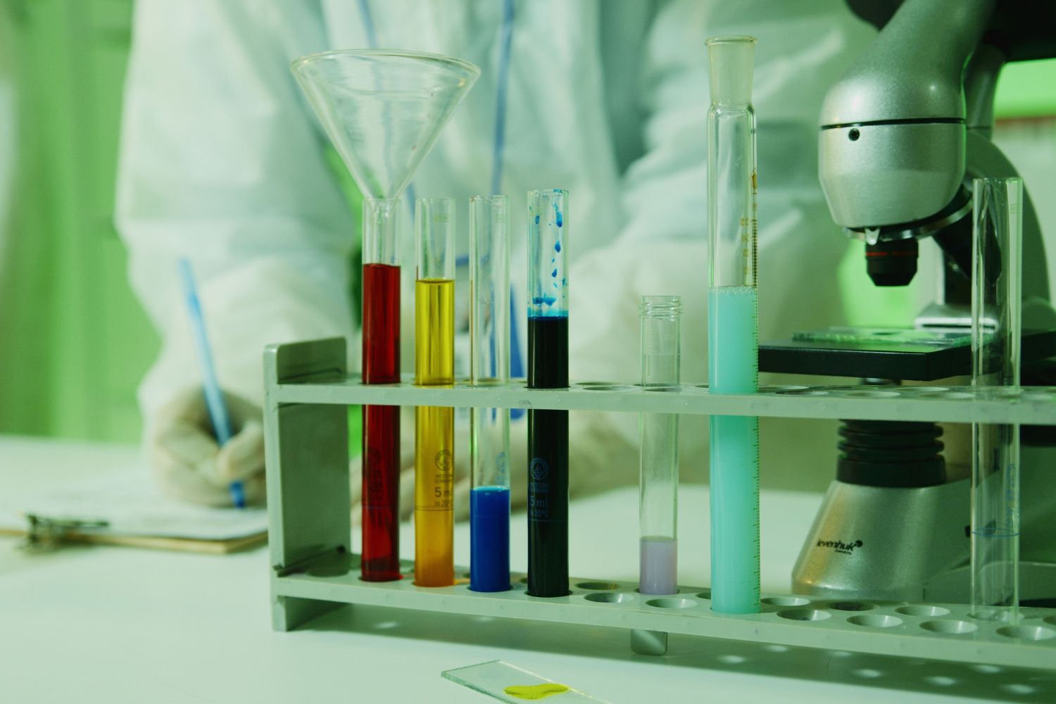 Por que o Brasil nunca ganhou um Nobel de ciência? O problema vai muito além da falta de dinheiro